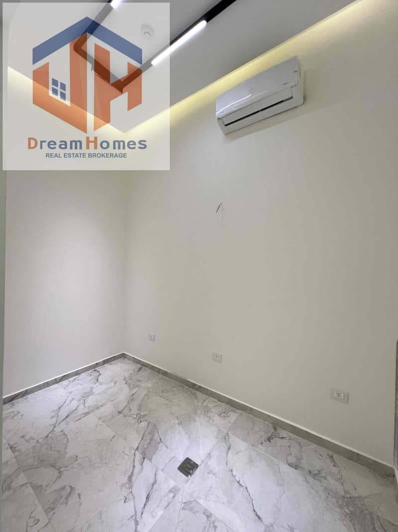 6 5c811428-bfd0-4bbb-a126-996f1d26a1b8. jpg