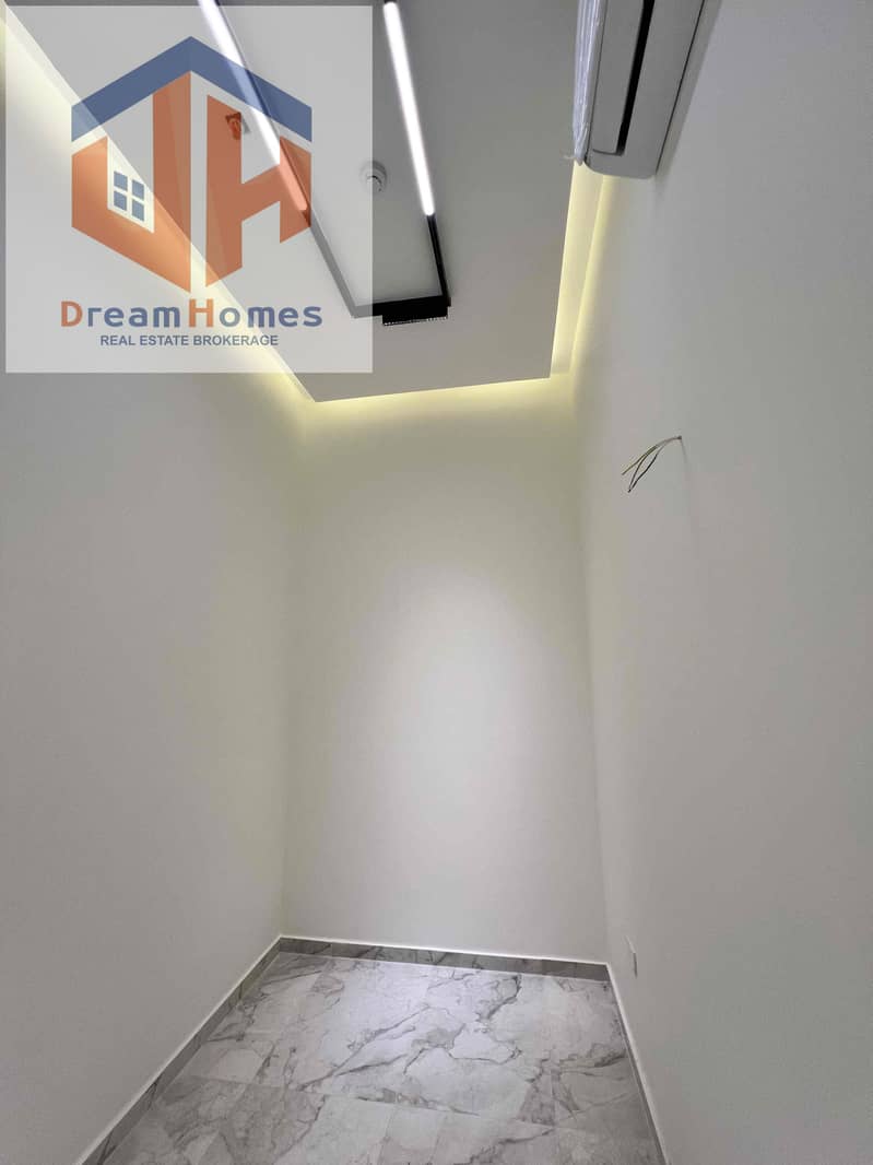 8 881869d0-872a-4084-8ff7-3719395c2376. jpg