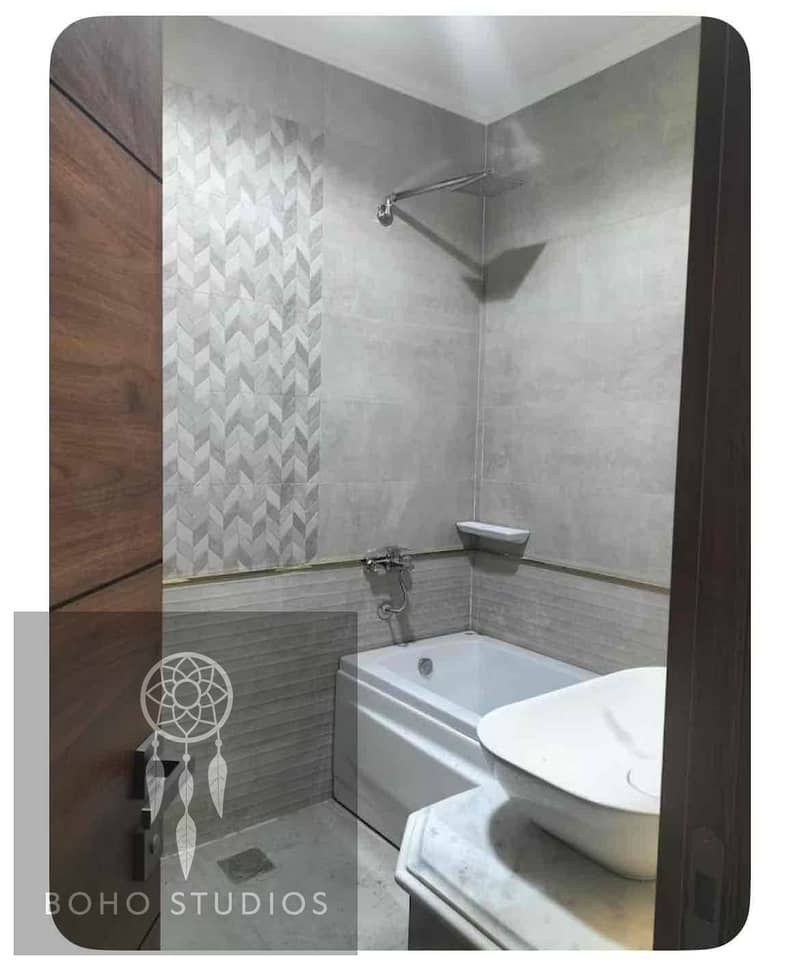 9 e5eeae34-8c83-4b9d-b2e8-cdcbe31d635c. jpg