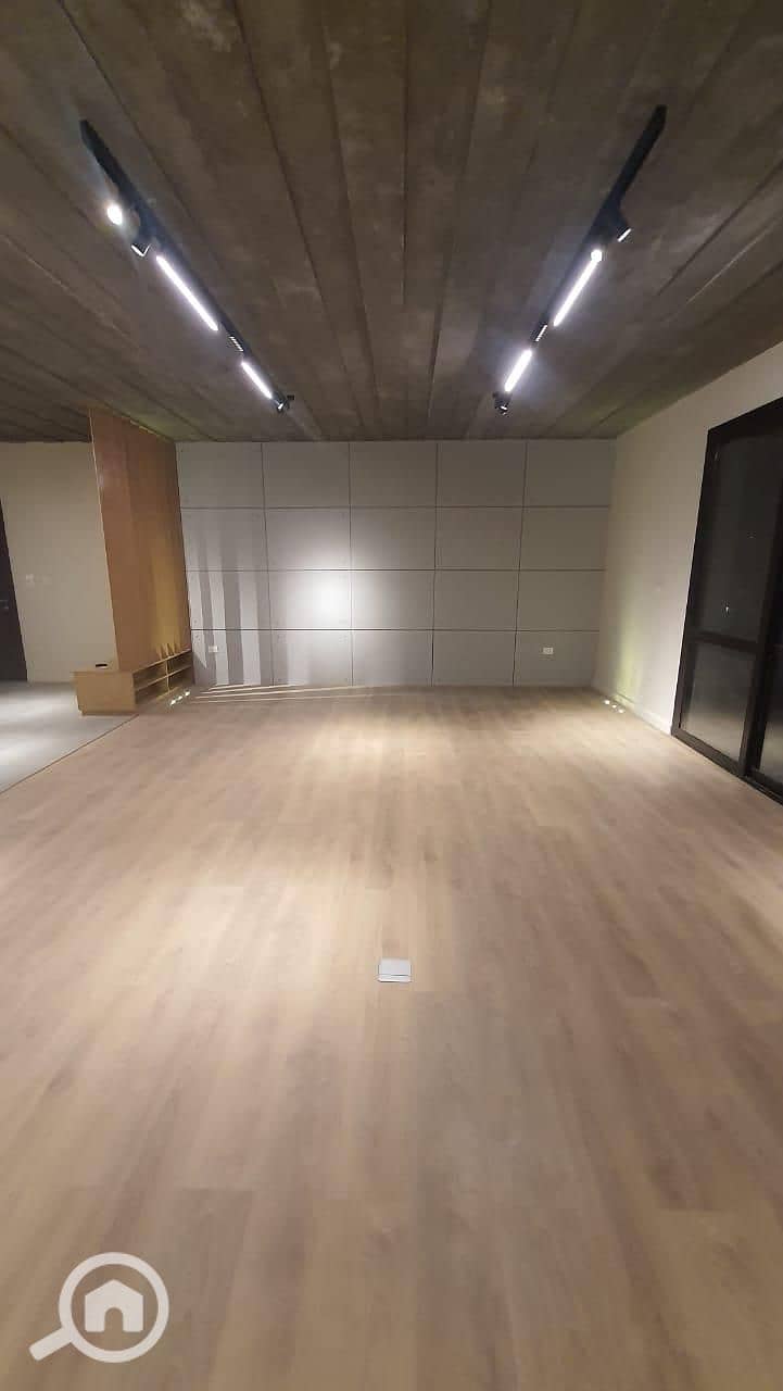 1000604282. jpg 1000604282. jpg