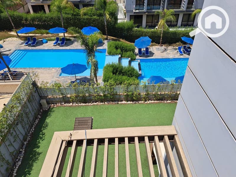 10 def81f37-df6e-476b-9f86-b787f9abdfab. jpg