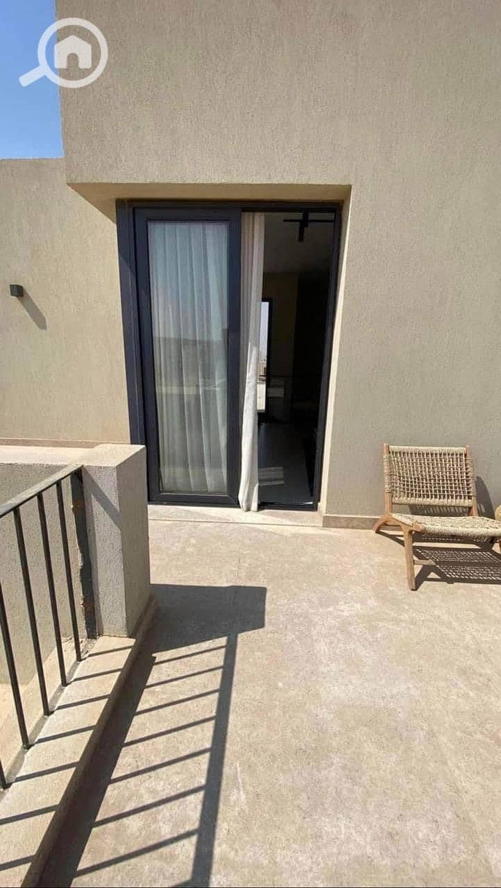 10 0ea46272-24fe-4a8b-ade2-513d73fccea7. jpg