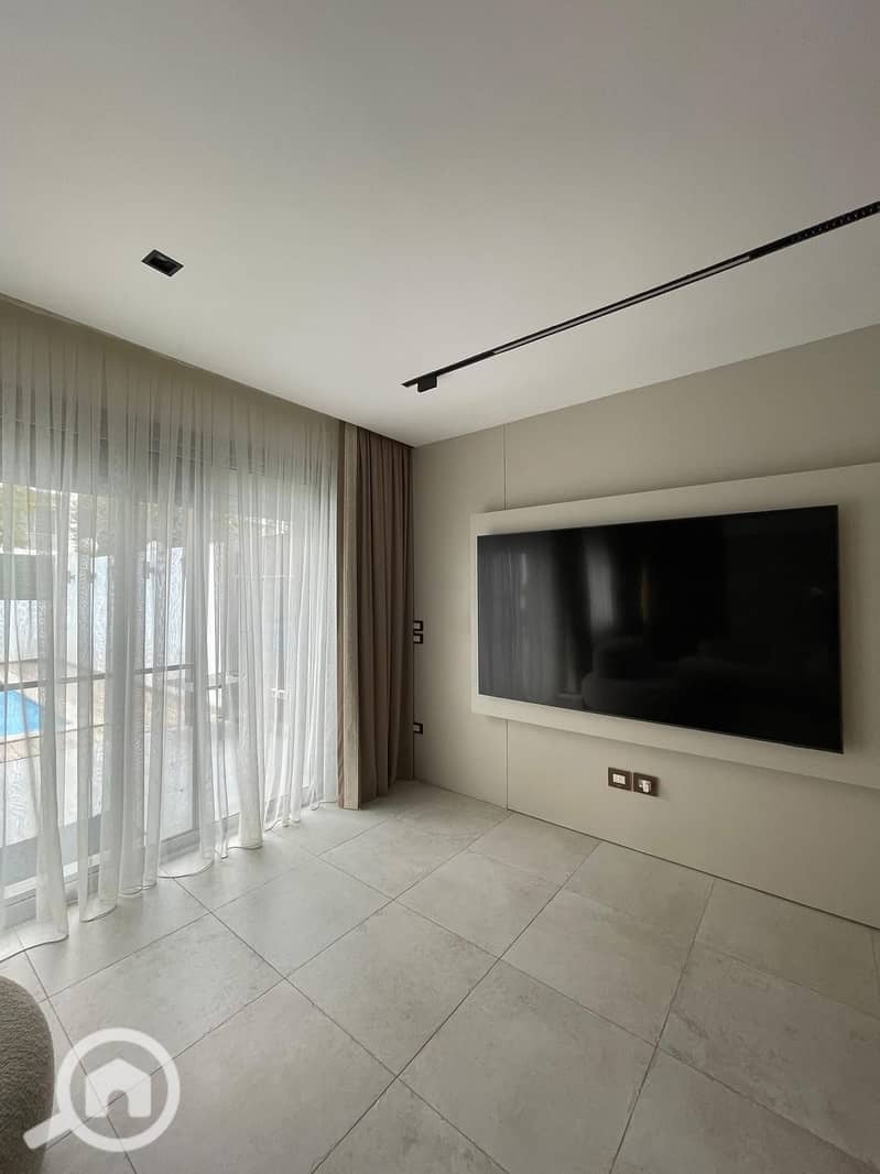 6 de316295-bde9-4271-a730-a432bb6172fa. jpg