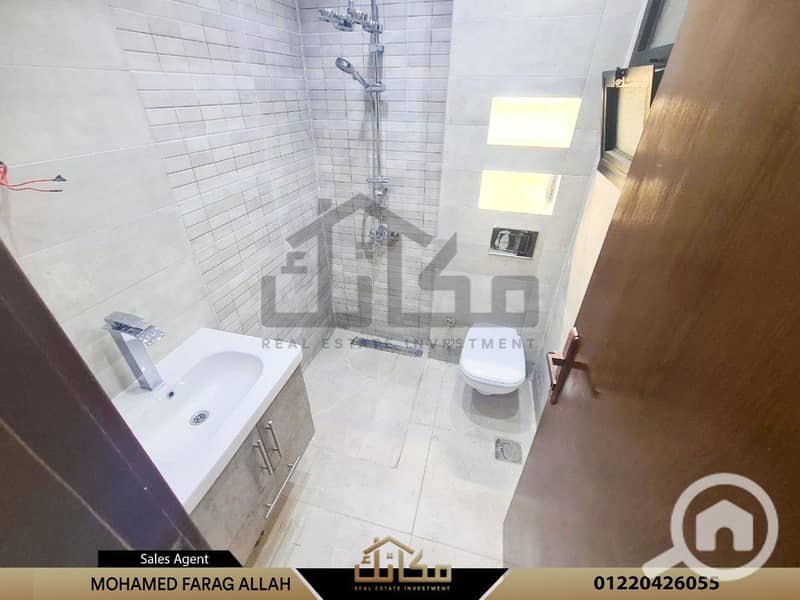 8 55e9b853-5e0a-4bbe-8f86-c09f452d0abf. jpg