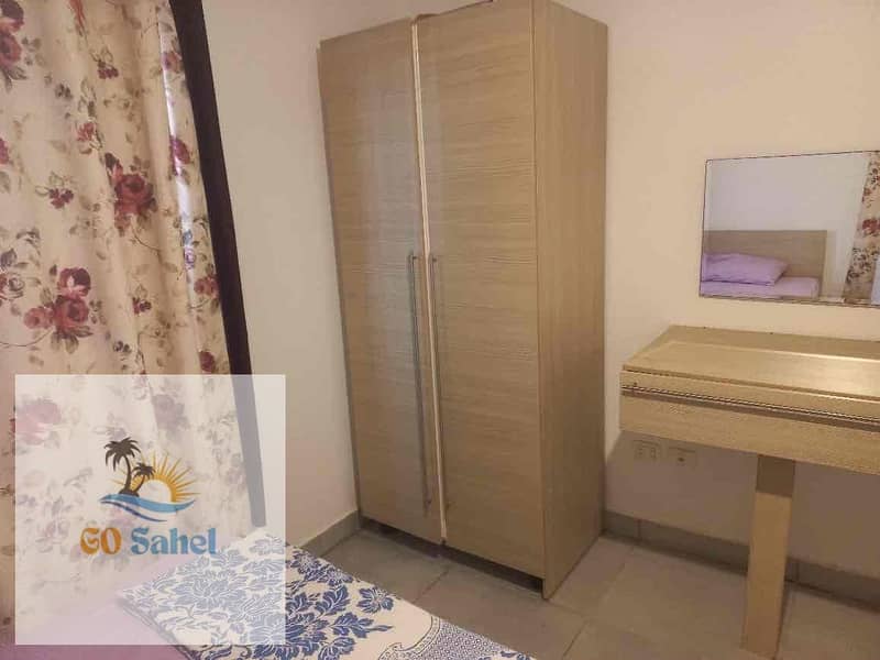 12 8aed14c1-8c83-4414-b6a7-dcbb0f61a98e. jpg