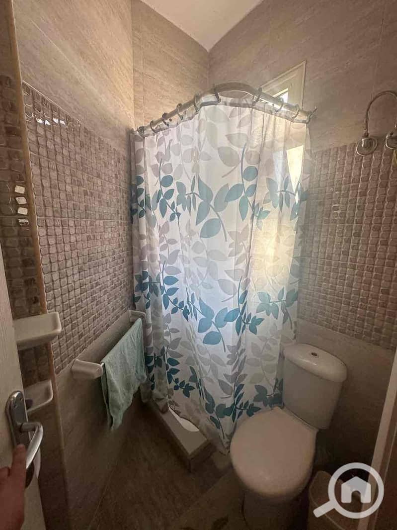 12 d6f5db43-9c0a-449a-ad15-9ae4dca122dc. jpg