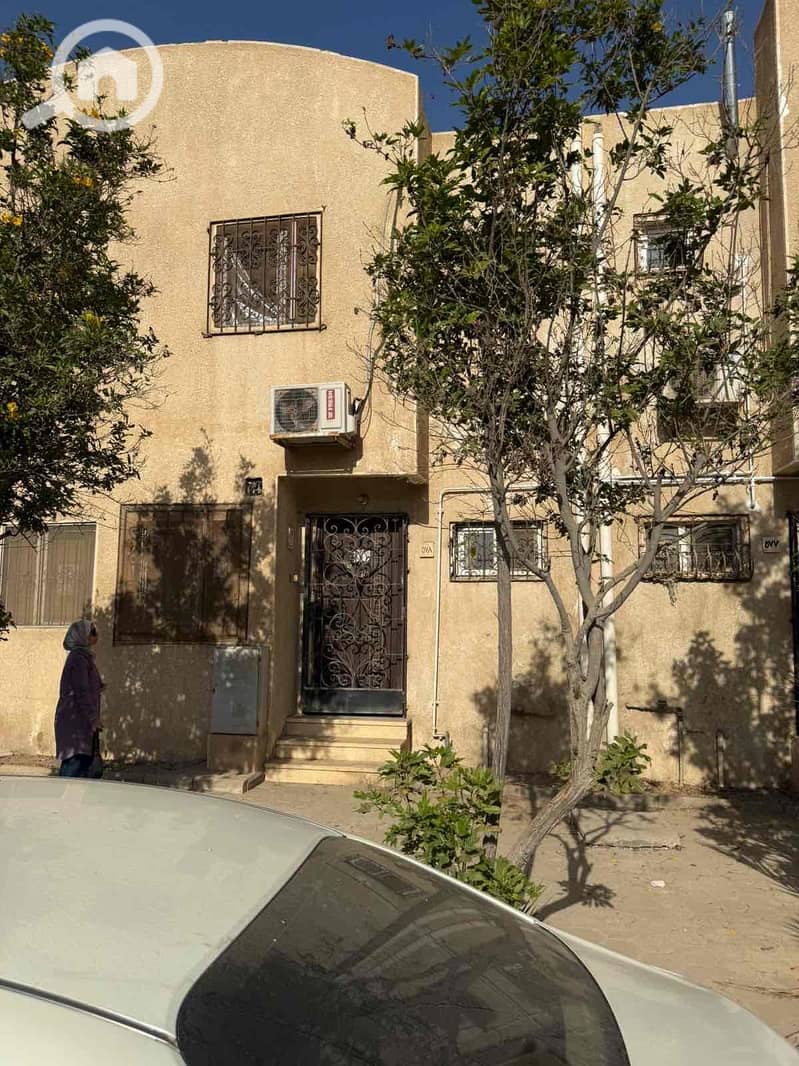 2 fcc874f6-9221-41c3-a398-057cfb50b44c. jpg