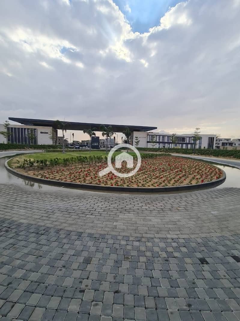 9 WhatsApp Image 2025-10-28 at 23.30. 24. jpeg