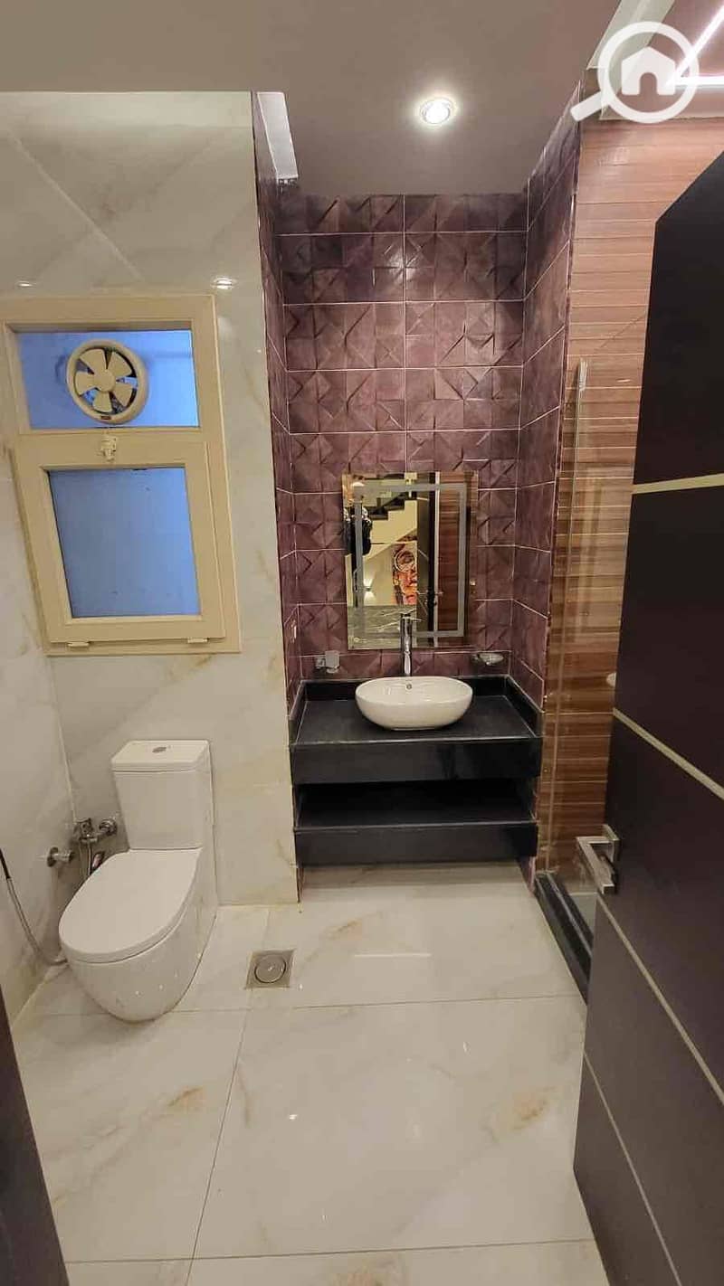 3 894f927e-ac2d-4cf9-b8a5-da85a215deb7. jpg