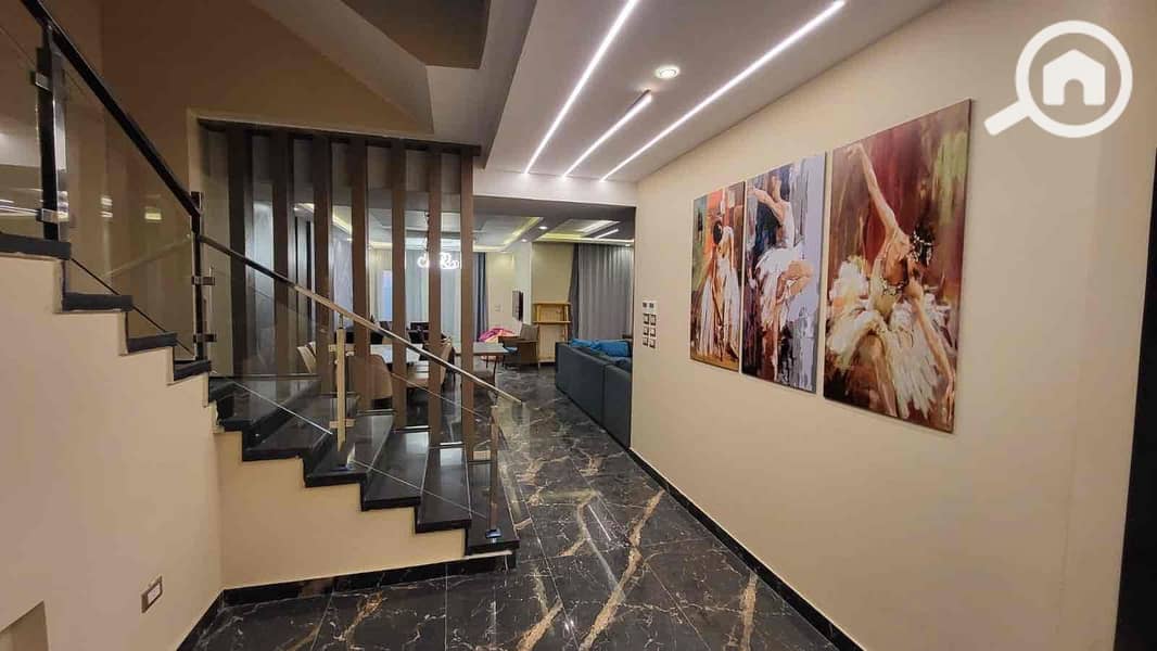 8 d7450796-5cb5-4868-94ea-cc02b4d9cd95. jpg