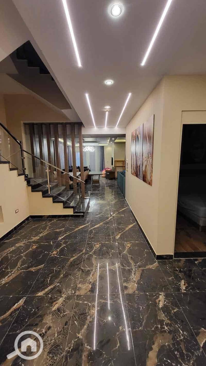 10 93acec04-7936-43b0-8639-142a0d6434c3. jpg