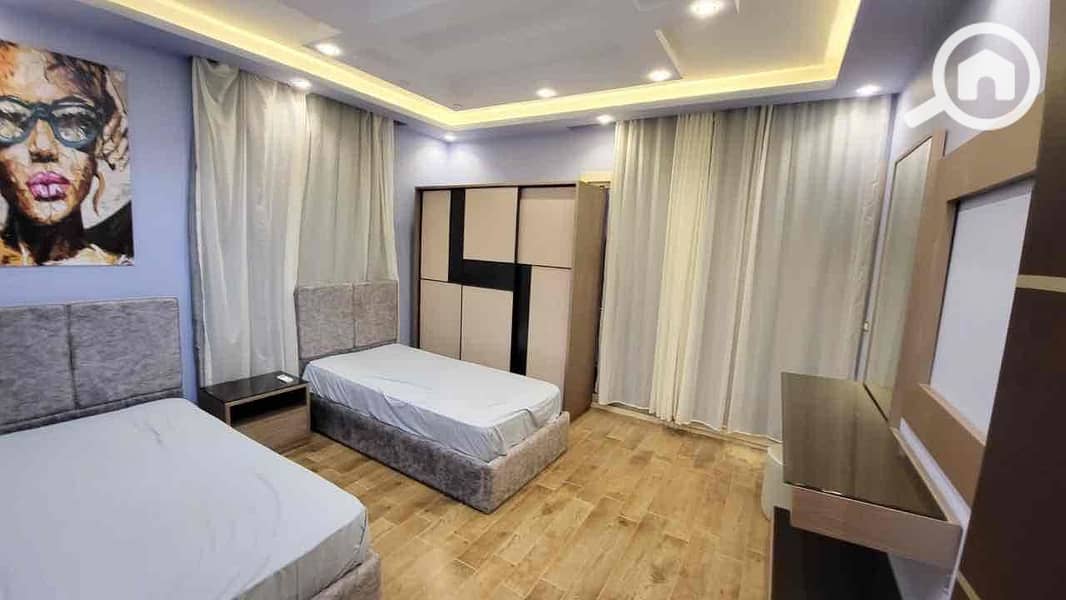 42 04ef2850-a192-4261-adad-3a5508653037. jpg