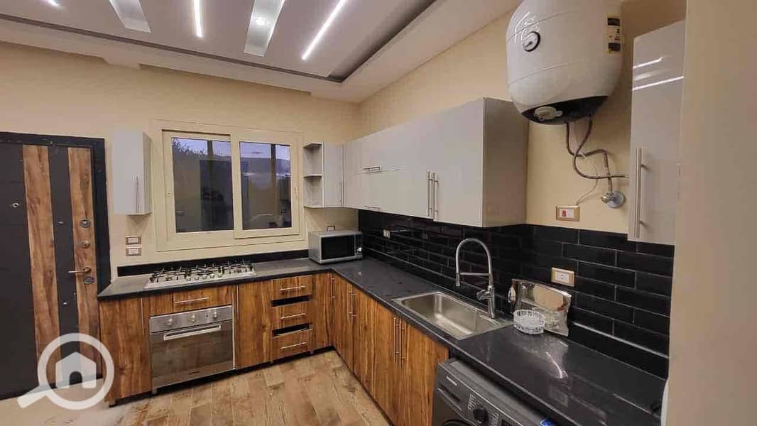 48 c93e45c4-1e96-4cd7-a6e7-d1e3611c3790. jpg