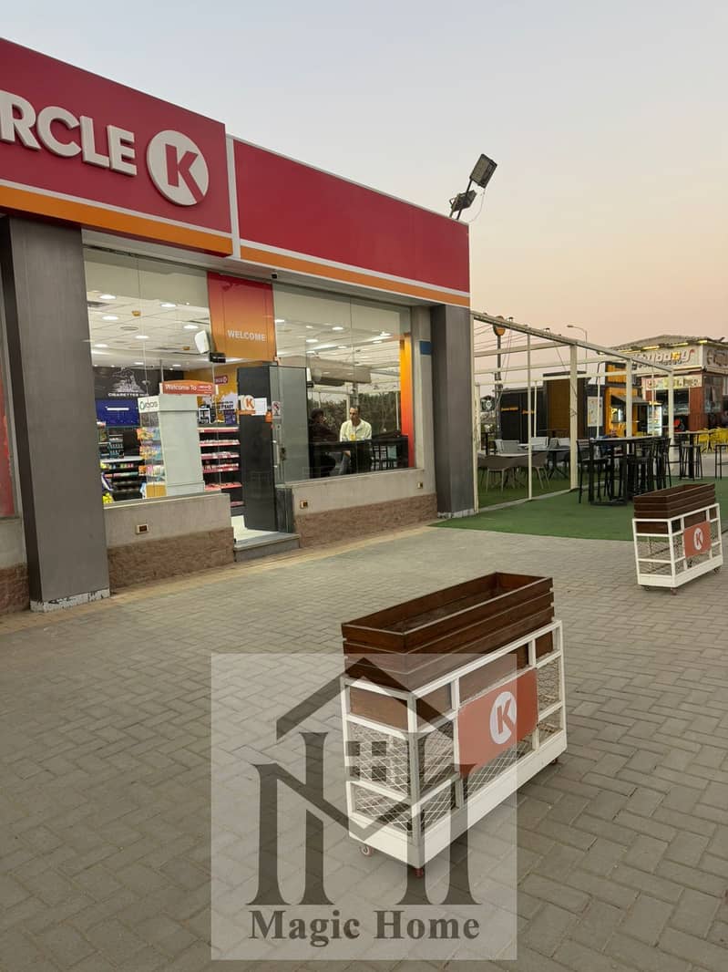 8 e9e38467-81bf-4ec6-a9e5-af0e3f97702c. jpg