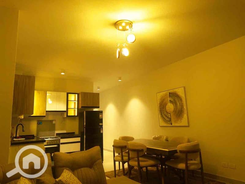 2 e53fa777-ca2b-4620-8d5b-d0d2f3d44310. jpg