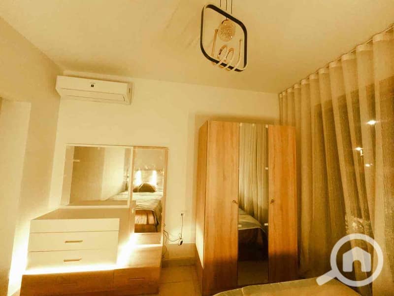 8 8c915fa9-23d7-487b-bb6c-00d514244b3c. jpg