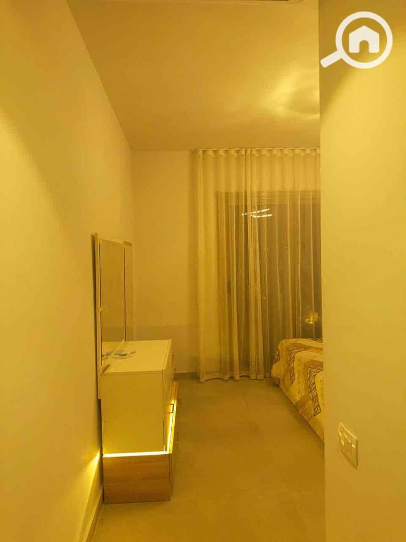 10 eb7ac5f2-3ea8-4d05-a9bb-d2956d395a22. jpg