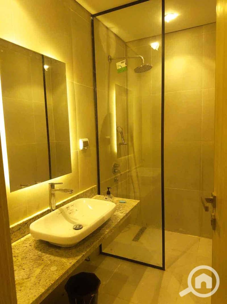 18 81d277e7-a7c8-4470-bace-2e412f1c1db6. jpg