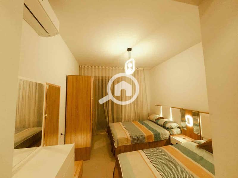 24 61b9cabb-77b4-4ef6-85f1-bd14565b67c6. jpg