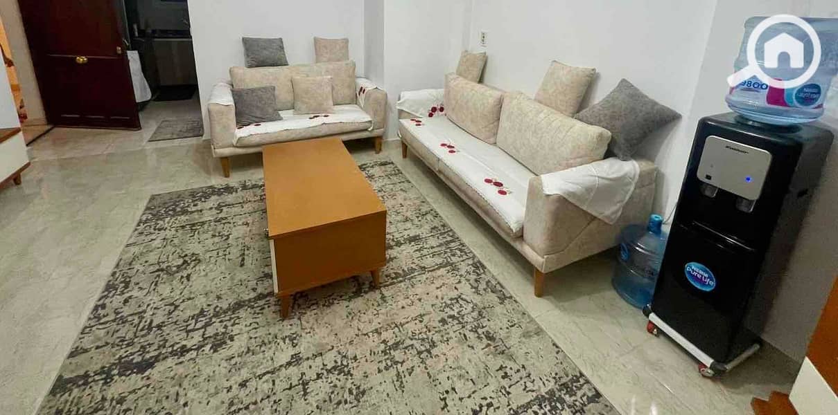 2 8e44fd1d-85cc-4f46-8745-faddc10c2a8d. jpg