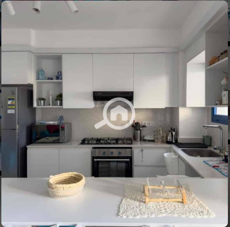 9 0d4e830e-596d-4cb0-bdb8-7c954387271d. jpg