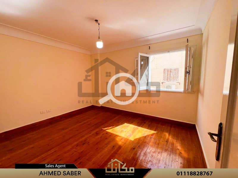 4 d4835ae2-dfa8-466e-abfd-ba1e8ee4b2e3. jpg