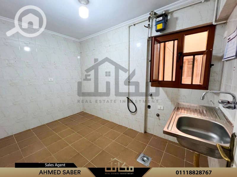 6 12481118-bcc6-4380-9f40-fa93f9323825. jpg