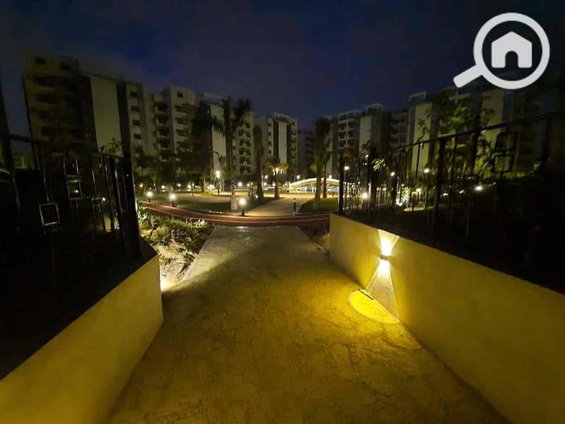 8 4a2c2fc6-aa5b-432b-8dc8-d0d540cce783. jpg