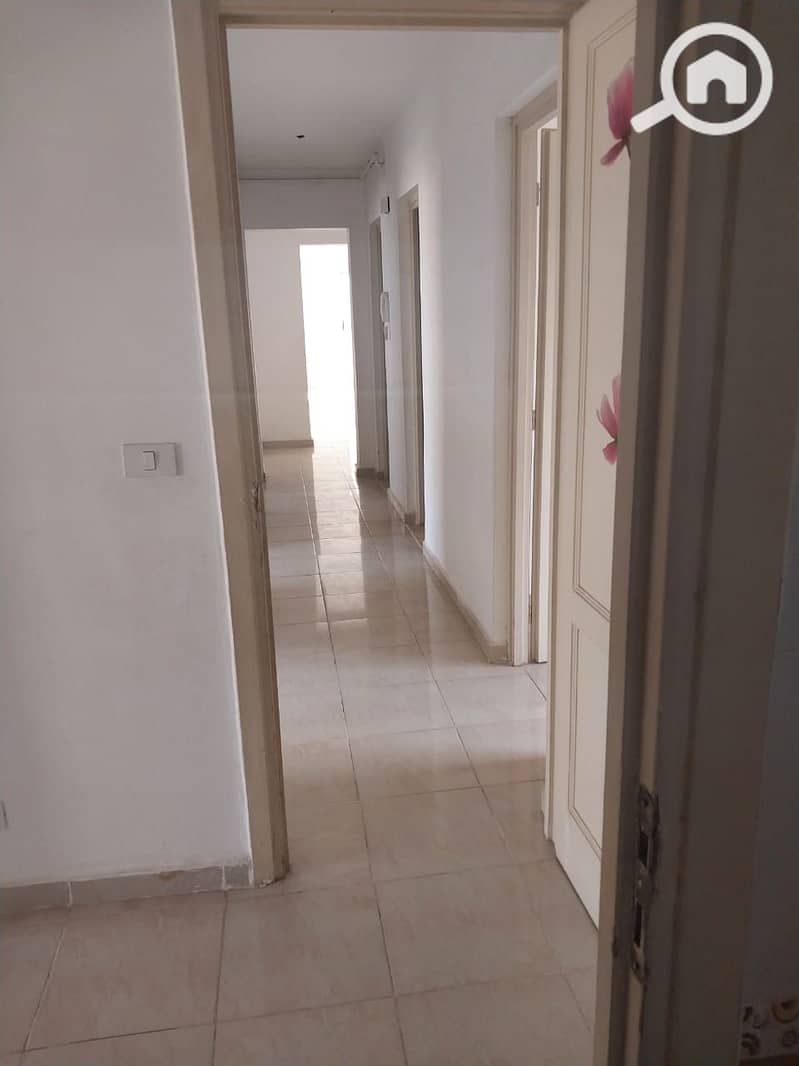 4 3aa6824a-920b-4a2c-a9ea-62c39c089dda. jpeg