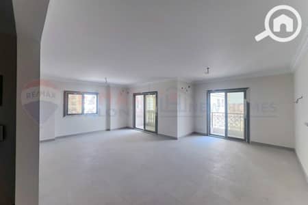 شقة 3 غرف نوم للايجار في محرّم بيك، الإسكندرية - 1. jpg