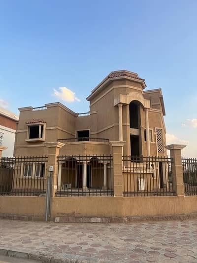 4 Bedroom Villa for Sale in Shorouk City, Cairo - فيلا بالشروق كمبوند سبرنجز