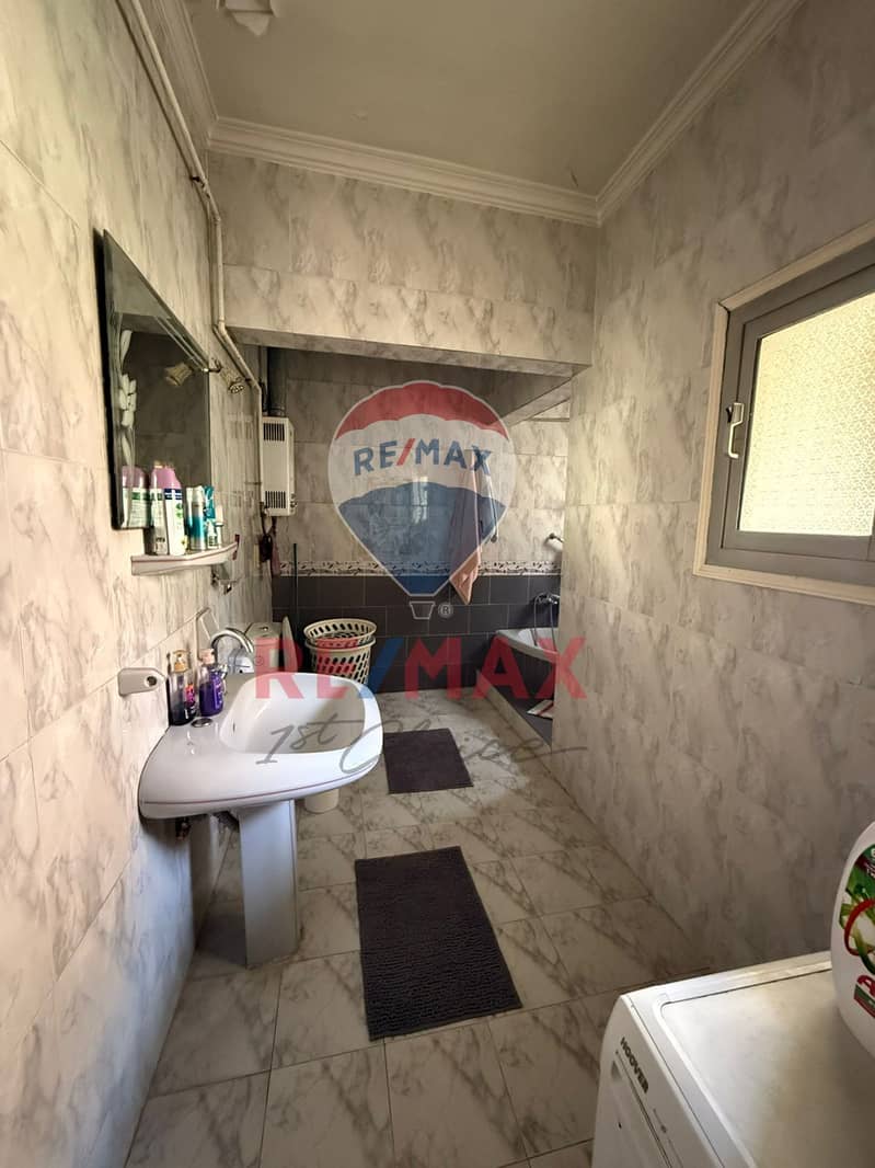 23 bcf75ed0-a1b0-40c7-ade7-eb712d38b93f. jpg