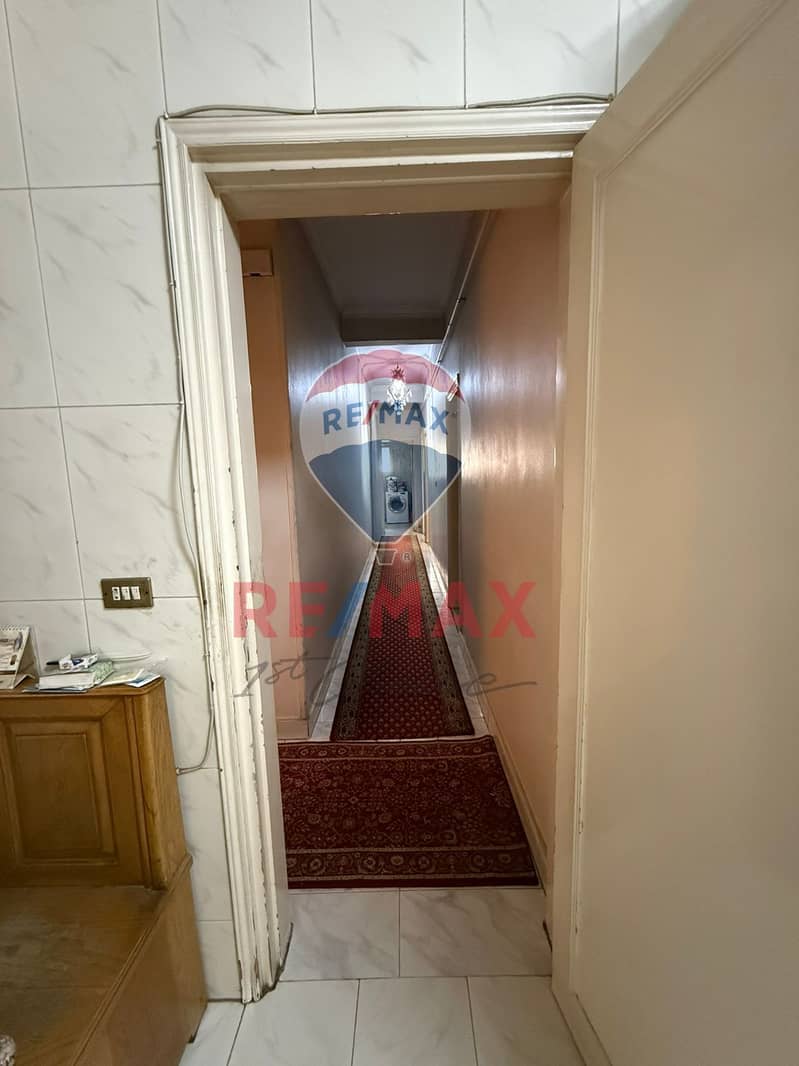 28 d8f8eff5-4a33-4661-bbb0-42037f15f498. jpg