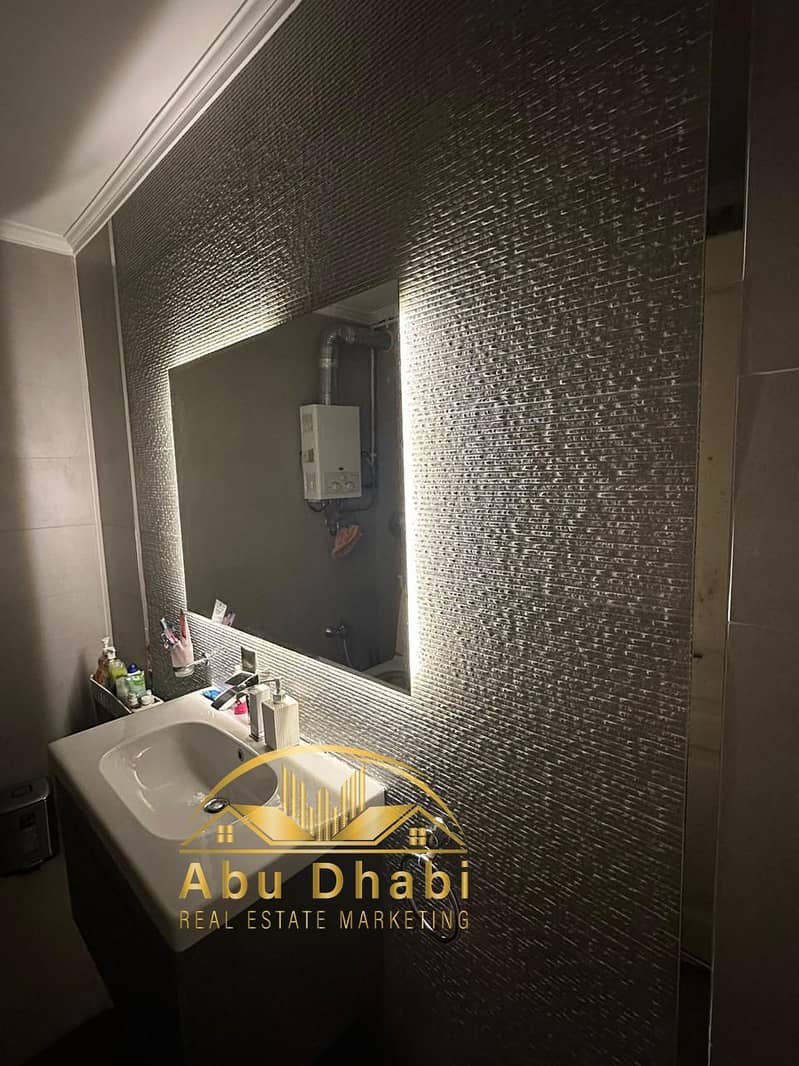 11 087d48b6-1a15-463c-a56b-6925b07b3bfa. jpg