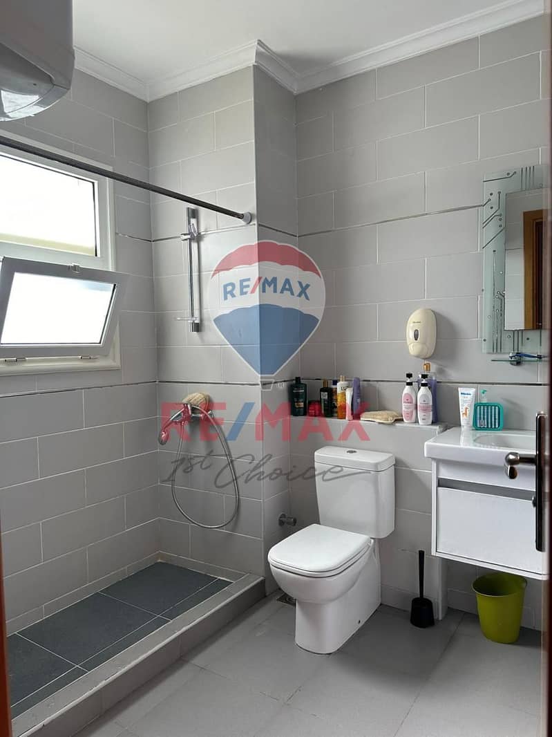 8 0b319692-9bf0-42dd-992a-7a0e5e998e80. jpg