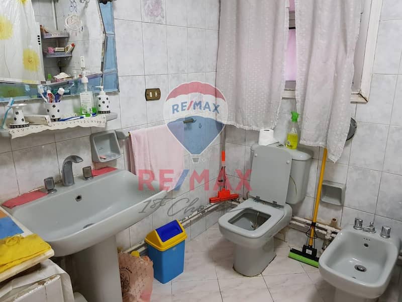 10 c76042b3-6876-4e03-8ec9-966b14baf358. jpg