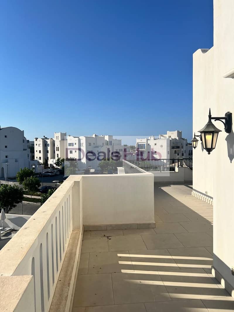 2 f7016ca6-9dfa-4b9c-9074-3fbf03325f8a. jpg