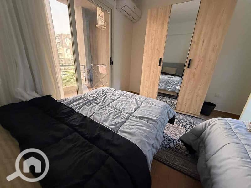 8 b5f3bfdb-3996-43c2-93e5-57405d12be5f. jpg