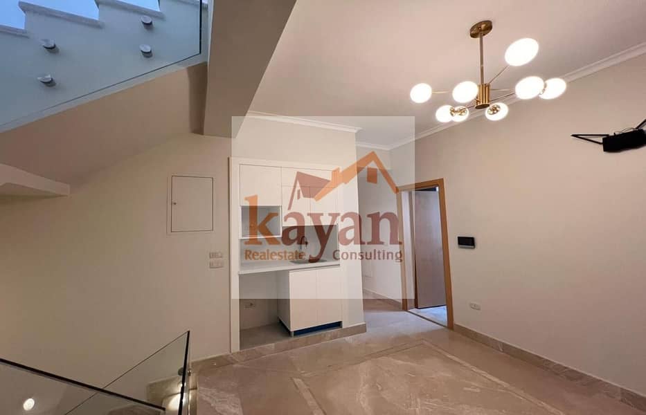 11 abcdfc32-f019-4e37-b69d-51a948f74406. jpg