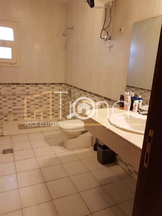 10 b4a9c96b-9409-4fb2-88dd-b1ca0a078e0c. jpg