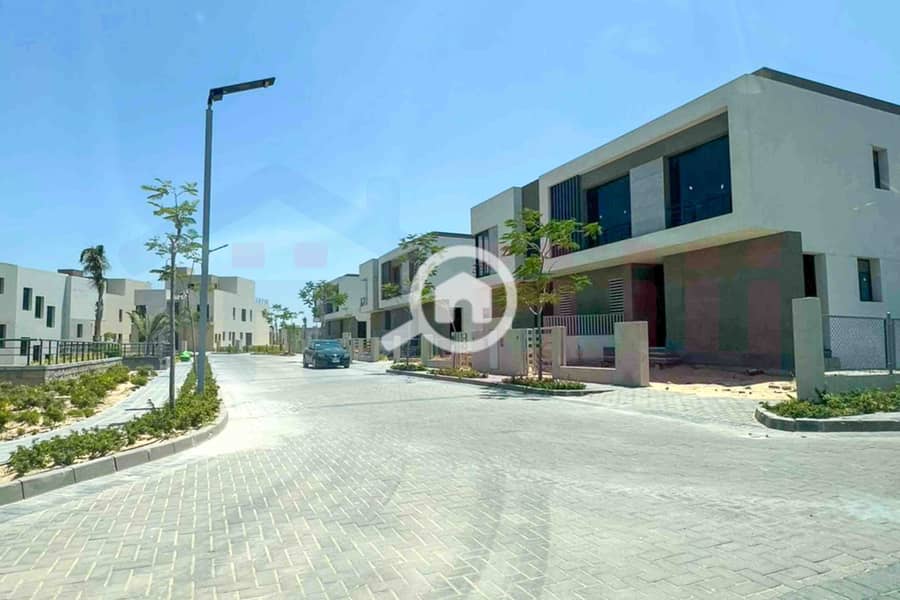 8 WhatsApp Image 2025-10-21 at 5.12. 52 PM (1). jpg