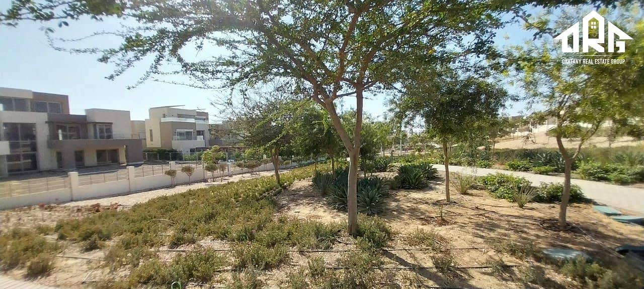 12 02f01592-1ceb-4a48-a842-710178e052c2. jpeg