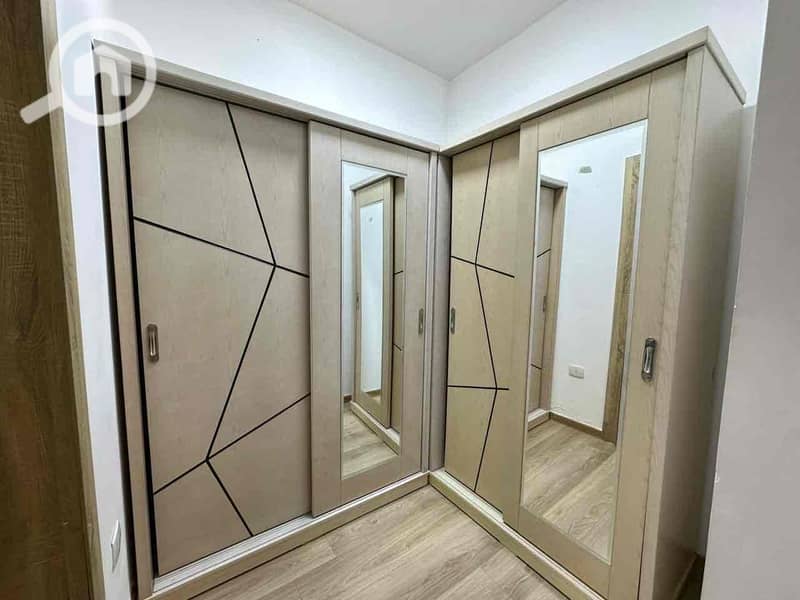 8 ed18842e-1572-42f9-878b-7afae930a4de. jpg