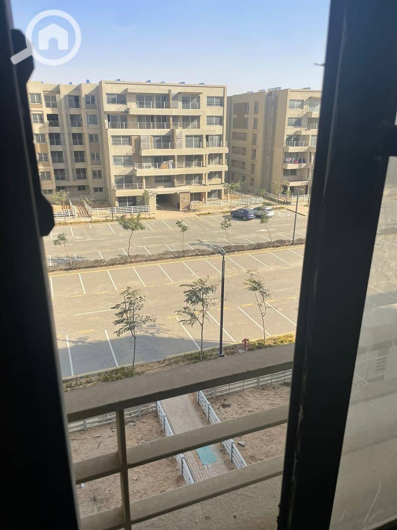 8 78da8d95-387b-44db-9f96-9f07139e6617. jpg