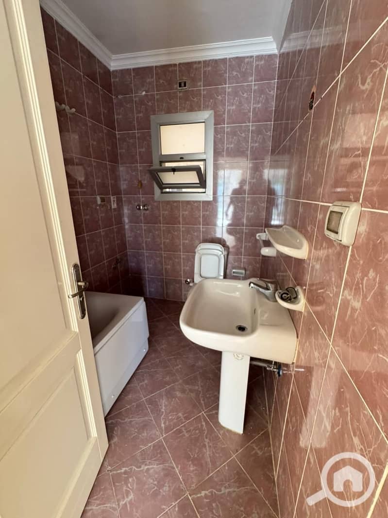 8 c5781ead-e525-4ac5-b2fe-cdc02cbedce8. jpg