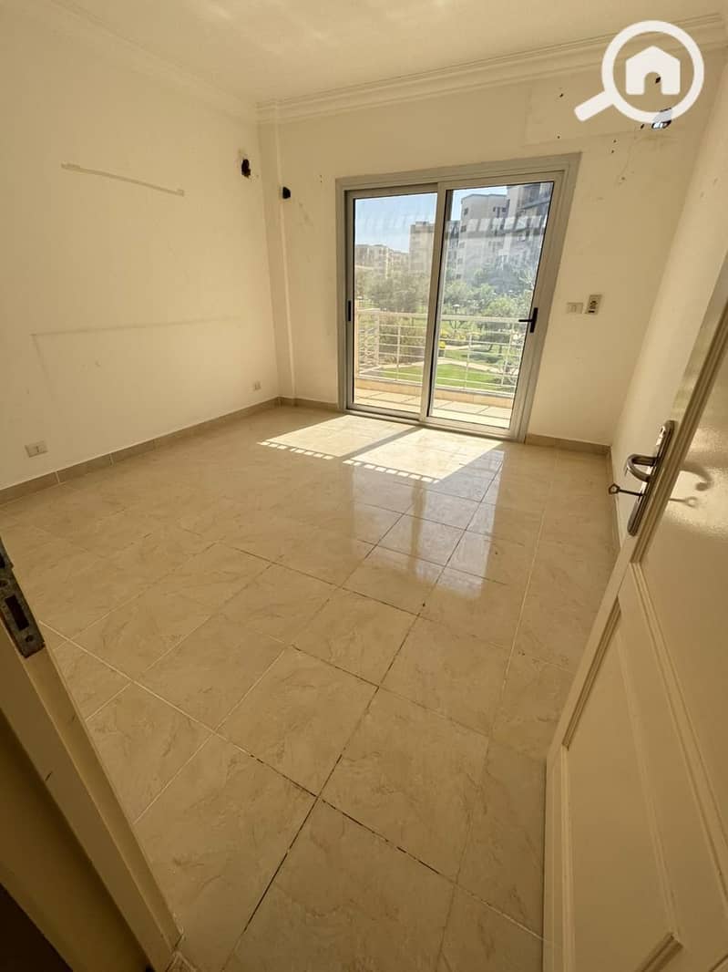 10 93e7e038-d49d-4cc2-8770-48793821da66. jpg