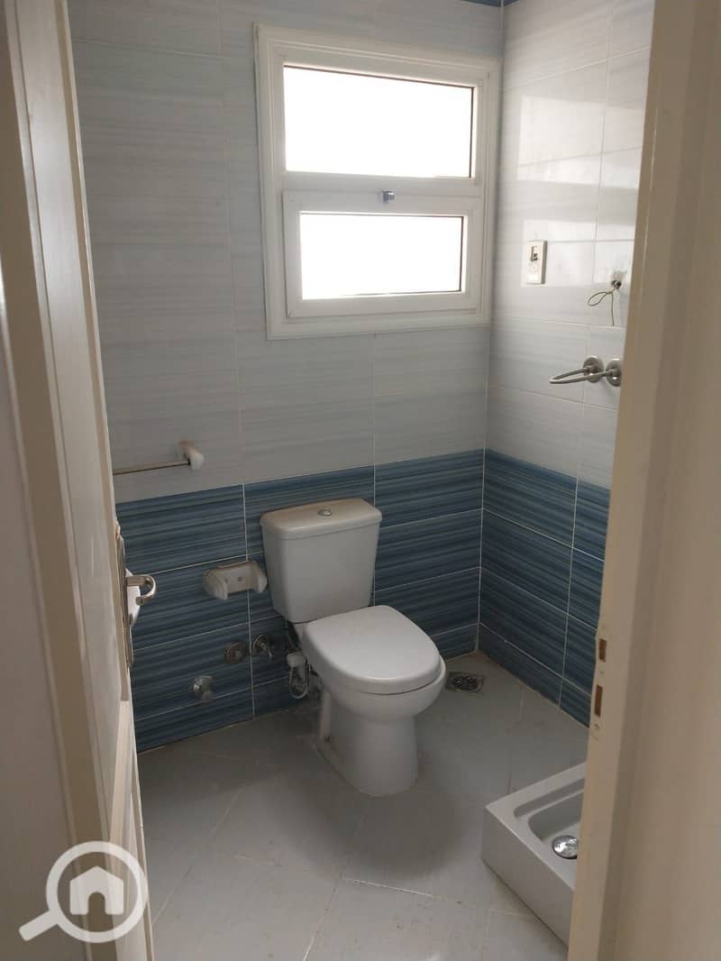 2 5fa778f2-4d0d-4fb5-8949-46fc156e12d7. jpeg