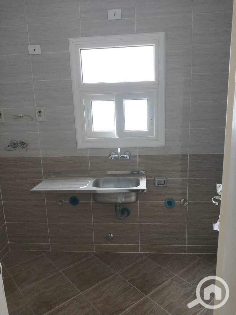 3 0298d81a-2e71-4de0-bd20-f63bfe34db84. jpeg