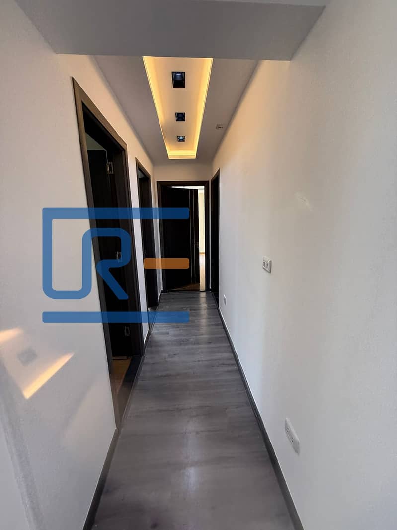 13 68b9ba8e-53fe-4443-bdcf-bf300bbe8750. jpeg