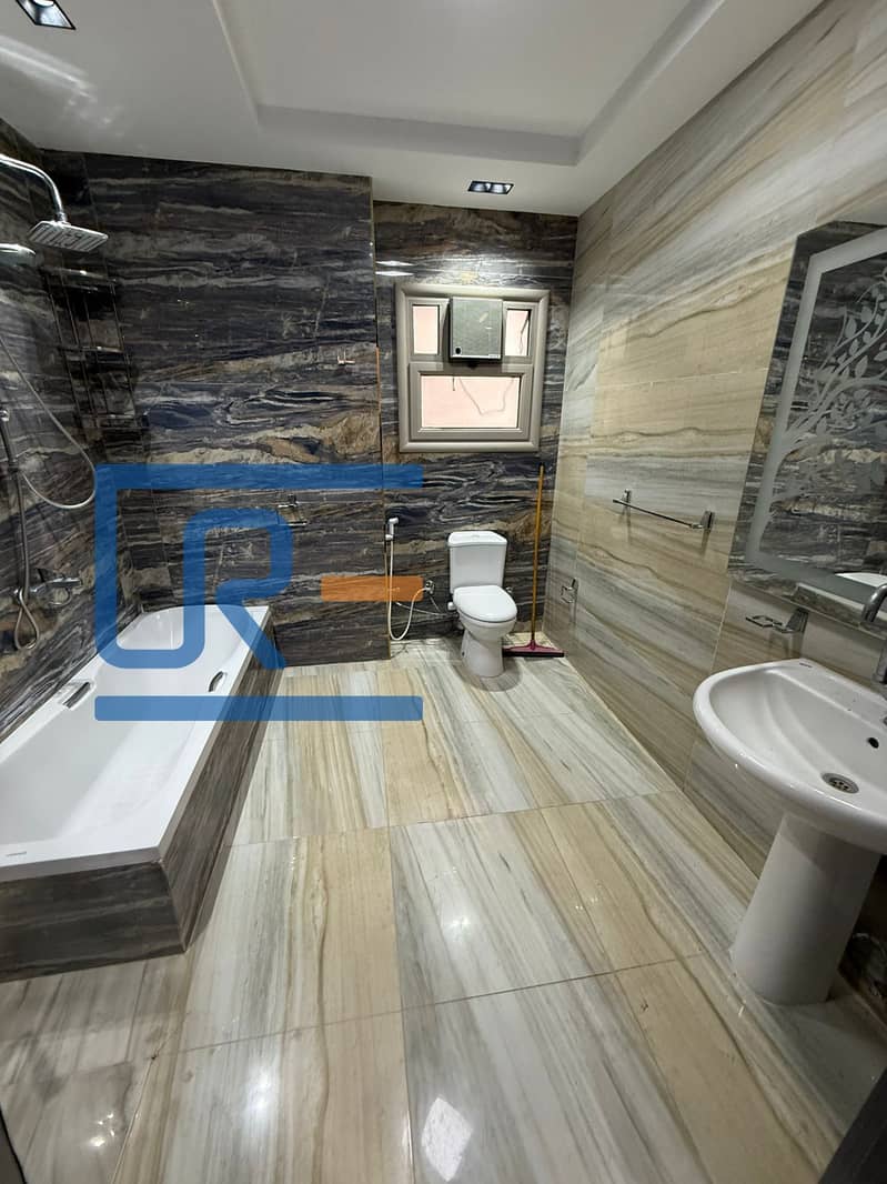 15 c69dbcd7-3000-4e89-8c2d-f7214677a2b0. jpeg